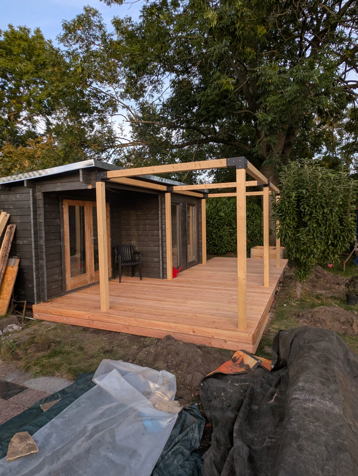 Terrassenbau mit Pergola – fertig